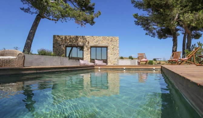 Lovely Home with Swimming Pool on Vineyard in Aspiran