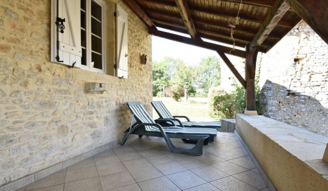 Vintage Holiday Home with Terrace, Garden, BBQ, Boules Court