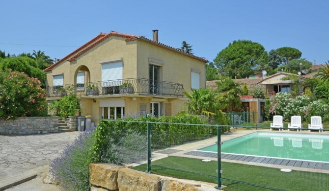 Beautiful Villa in Carcassonne with Shared Pool Jacuzzi