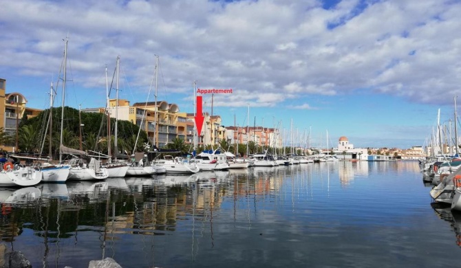 T2 sur le port avec parking