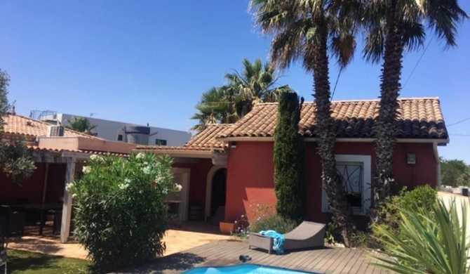 Villa de 3 chambres a Agde a 200 m de la plage avec piscine privee et terrasse amenagee