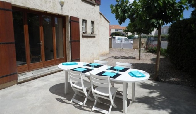 Villa Marseillan-Plage, 3 bedrooms, 8 persons - FR-1-326-420