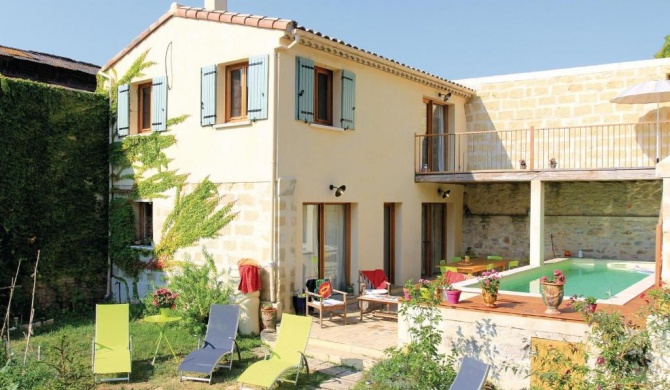 Holiday home Marsillargues QR-1250