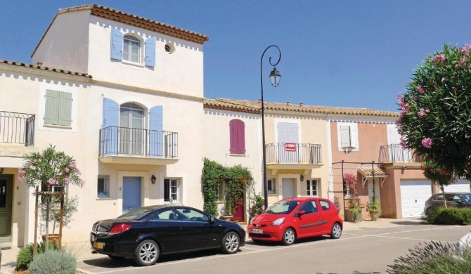 Three-Bedroom Holiday home Aigues-Mortes 0 05